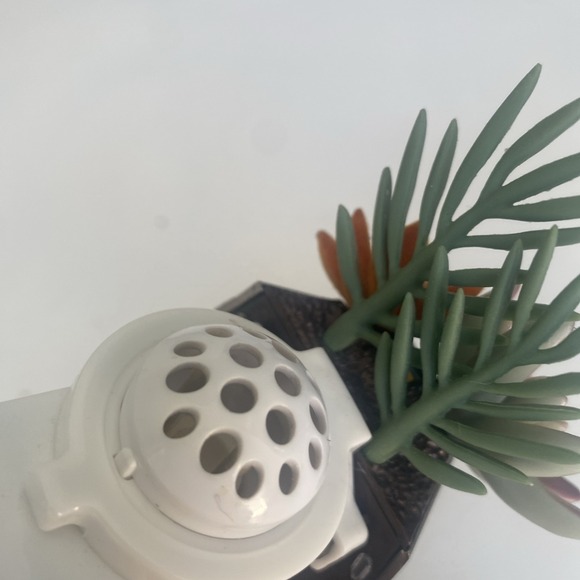 Bath & Body Works SUCCULENT GEOMETRIC PLANTER Wallflower Plug In Holder Set Of 2 - Picture 5 of 12
